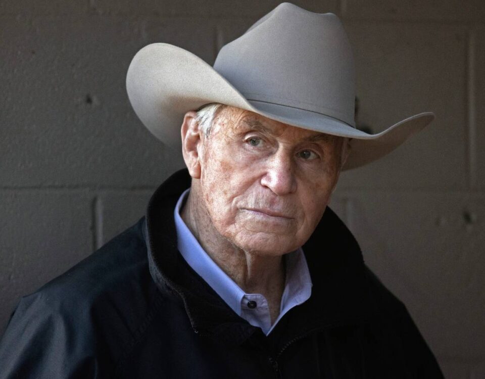 D. Wayne Lukas - Barbara D. Livingston - Daily Racing Form